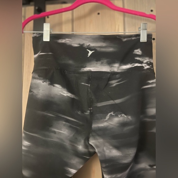 Old Navy Active Go Dry 3/4 Legging - Picture 7 of 7